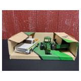 1/32 John Deere Farm to Market Set NIB Ertl