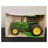 1/16 John Deere 4850 NIB Ertl