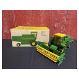 1/24 John Deere 6600 Combine NIB Ertl