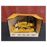 1/16 John Deere 450 Crawler NIB Ertl