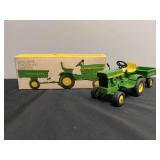 1/16 John Deere 140 L&G Set NIB Ertl