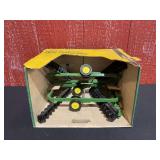 1/16 John Deere 220 Flex Disk NIB Ertl