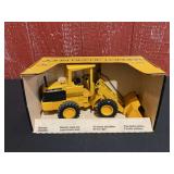 1/16 John Deere Wheel Loader NIB Ertl