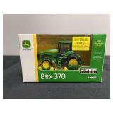 1/64 John Deere 8RX 370 Waterloo Prestige NIB Ertl