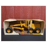 1/16 John Deere 772B Grader NIB Ertl