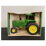1/16 John Deere 4440 NIB Ertl