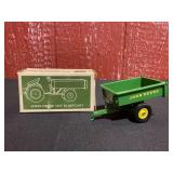 1/16 John Deere L&G Cart NIB Ertl