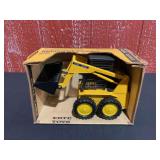 1/16 John Deere Industrial Skid Loader NIB Ertl