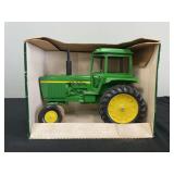 1/16 John Deere 4430 Slick Box NIB Ertl