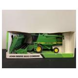 1/28 John Deere 9500 Combine NIB Ertl