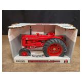 1/16 IH 600 NIB Ertl