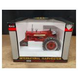1/16 Farmall 450 NIB SC