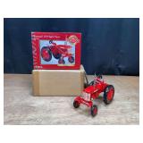 1/16 Farmall 130 Hi-Clear 2001 NFTM NIB Ertl