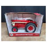 1/16 IH 560 NIB Ertl