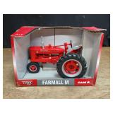 1/16 Farmall M NIB Ertl