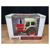 1/16 Farmall 1066 Dealer NIB Ertl