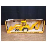 1/16 IH Backhoe Loader NIB Ertl