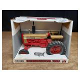 1/16 IH 1026 Gold Demonstrator NIB Ertl