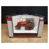 1/16 Farmall 350 w/Cultivator NIB SC