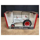 1/16 Farmall C White Demonstrator NIB Ertl