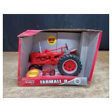 1/16 Farmall H Set NIB Ertl