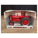 1/16 IH 650 NIB Ertl