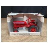 1/16 IH Cub NIB Ertl