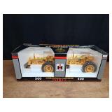 1/16 Farmall 300 + 400 Gold 50th Anniversary Set NIB SC