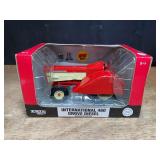 1/16 IH 460 Grove Collector NIB Ertl