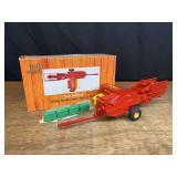 1/16 New Holland Baler 100th Anniversary NIB Ertl
