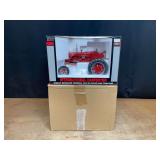 1/16 Farmall 300 Hi-Clear 2005 North Iowa NIB SC