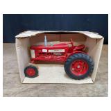 1/16 Farmall 350 NIB Ertl