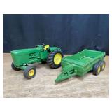 (2) 1/16 John Deere 5020 + Spreader Ertl