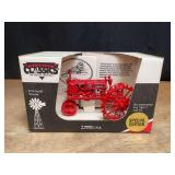 1/16 Farmall F-12 NIB SM