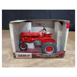 1/16 Farmall B NIB Ertl