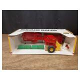 1/16 New Holland Baler NIB Ertl