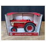 1/16 IH 560 NIB Ertl