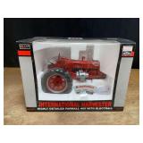 1/16 Farmall 400 w/Electrall NIB SC
