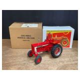1/16 Farmall 806 Collector NIB SM