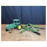 (2) 1/16 John Deere 4440 + Flex Disk Ertl