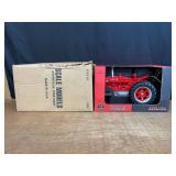 1/8 Farmall Super M NIB SM