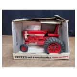 1/16 IH Hydro 100 NIB Ertl