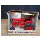 1/16 IH 1066 NIB Ertl