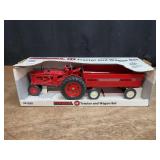 1/16 Farmall H + Wagon Set NIB Ertl