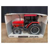 1/16 Case-IH Maxxum 5250 NIB Ertl