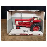 1/16 Farmall 706 NIB Ertl