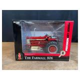 1/16 Farmall 806 Precision Key NIB Ertl