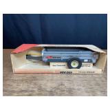 1/16 New Holland Spreader NIB SM
