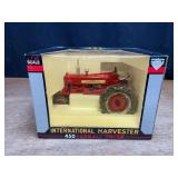 1/16 Farmall 450 NIB SC