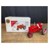 1/16 Farmall Super M-TA 2004 Red Power NIB SM